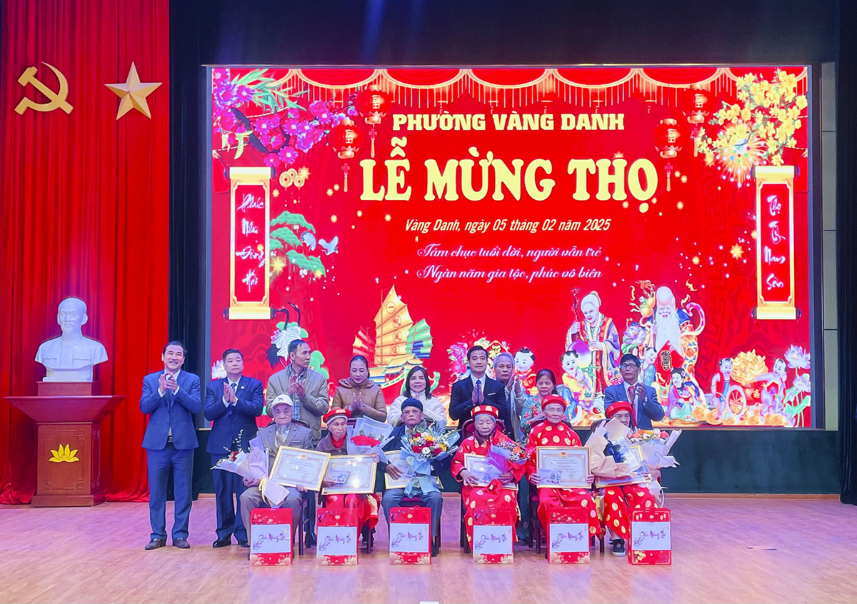 Lễ mừng thọ ngày truyền thống Hội Người cao tuổi Việt Nam