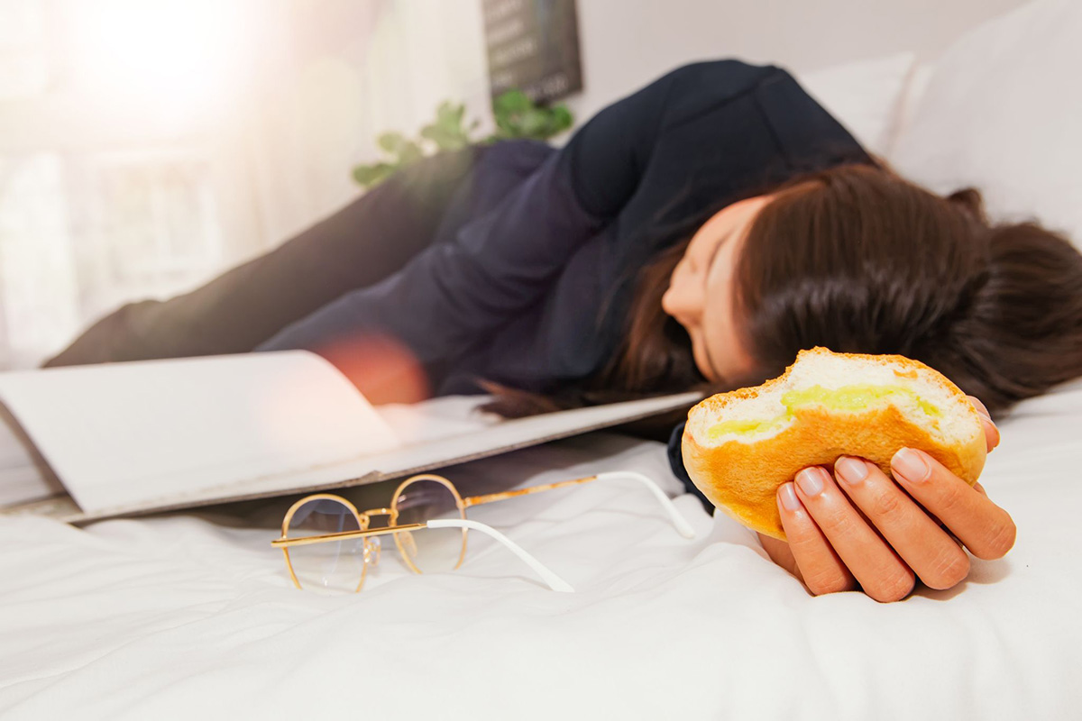 buồn ngủ sau khi ăn là hiện tượng bình thường
