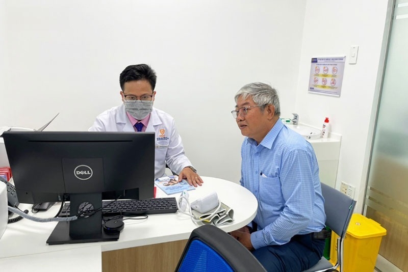 ông lão tiêm chủng tại vnvc cao lãnh