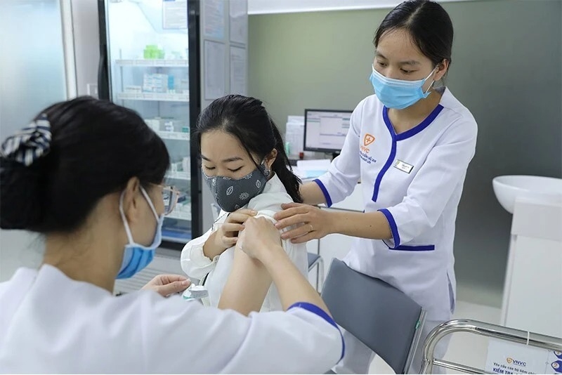 phụ nữ tiêm phòng hpv
