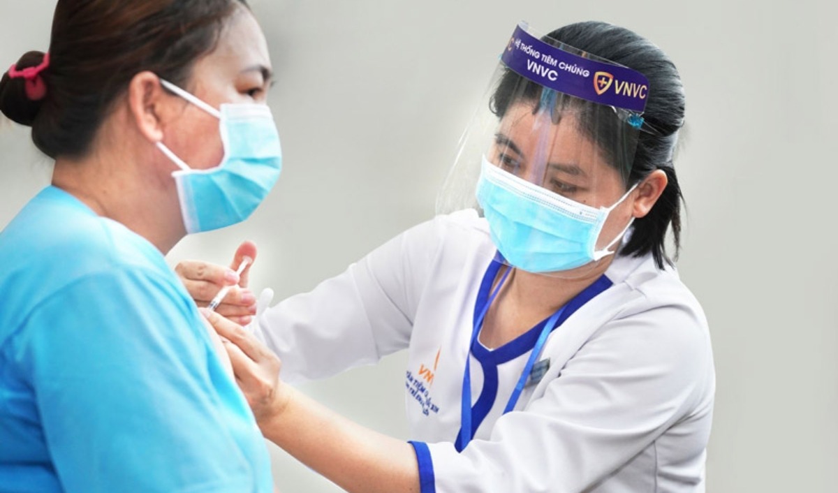 tiêm vắc xin ngừa viêm cơ tim do covid