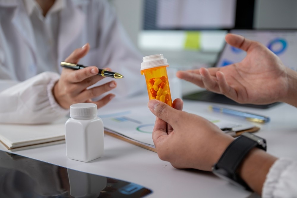 bác sĩ tư vấn sử dụng thuốc podofilox