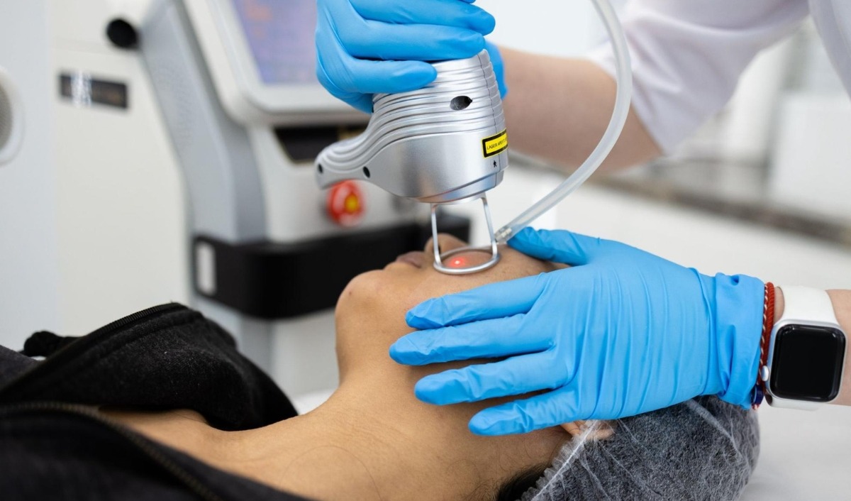 điều trị tổn thương sắc tố da bằng laser