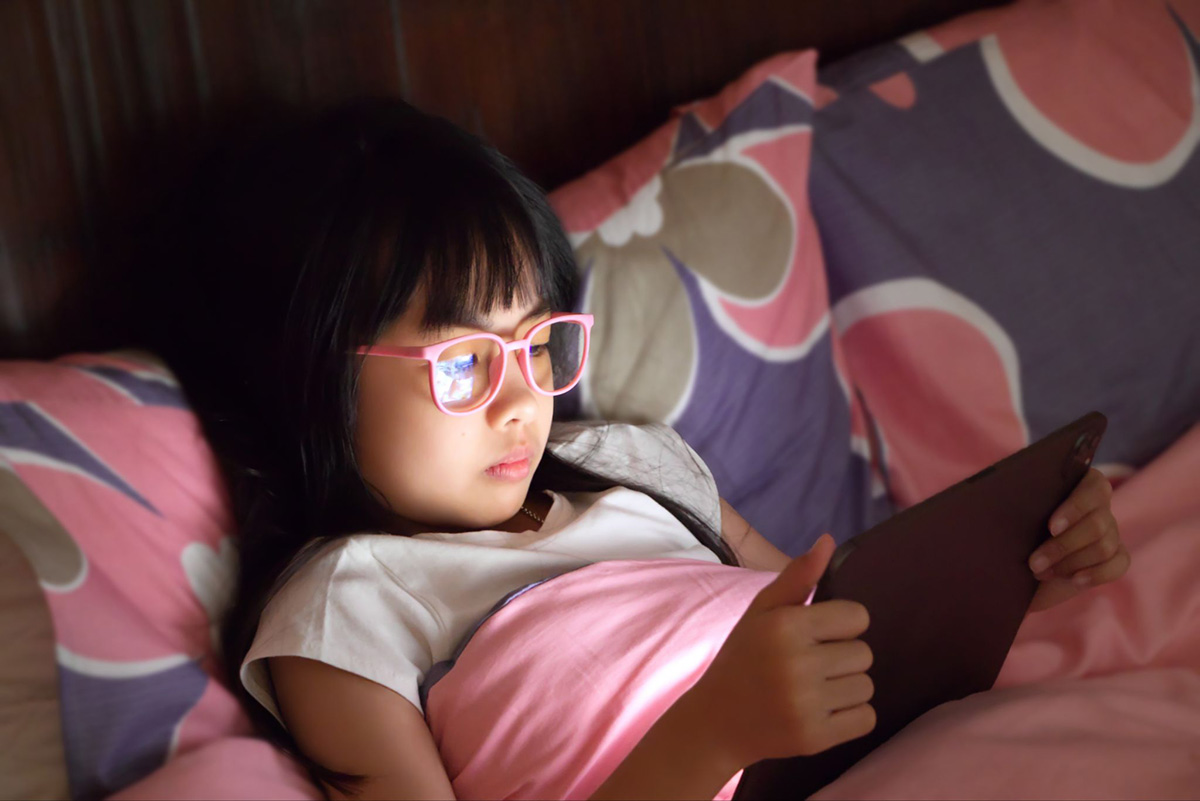 hạn chế tiếp xúc với thiết bị điện tử