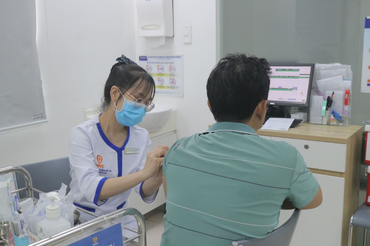 tiêm vắc xin viêm gan b