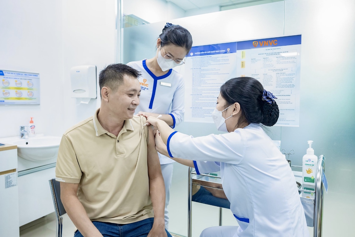 tiêm vắc xin tạo miễn dịch tránh tái phát
